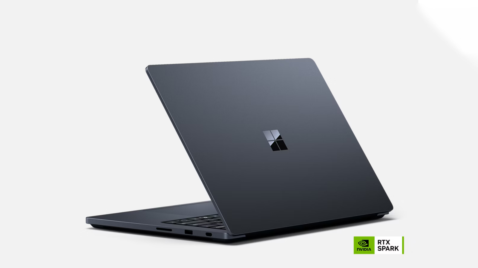 Surface Laptop Ultra: Microsoft sfida i MacBook Pro, non solo sul prezzo